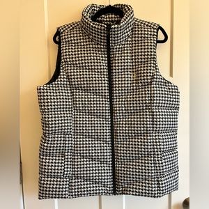 NET black white houndstooth print puffy vest.